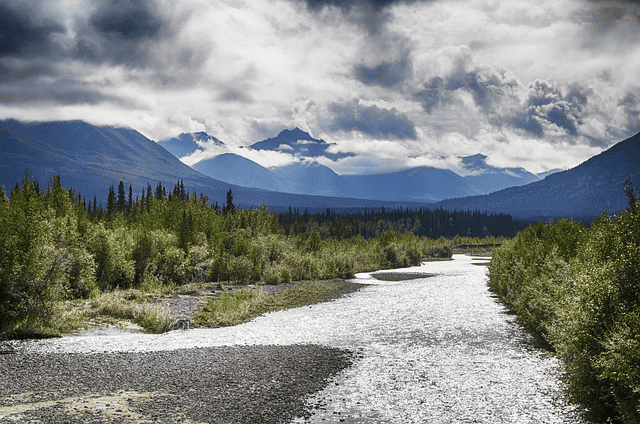 hiking trails in nothern canada